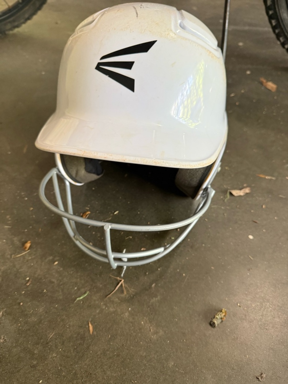 Easton White Youth Baseball/Softball Batting Helmet with Gray Facemask